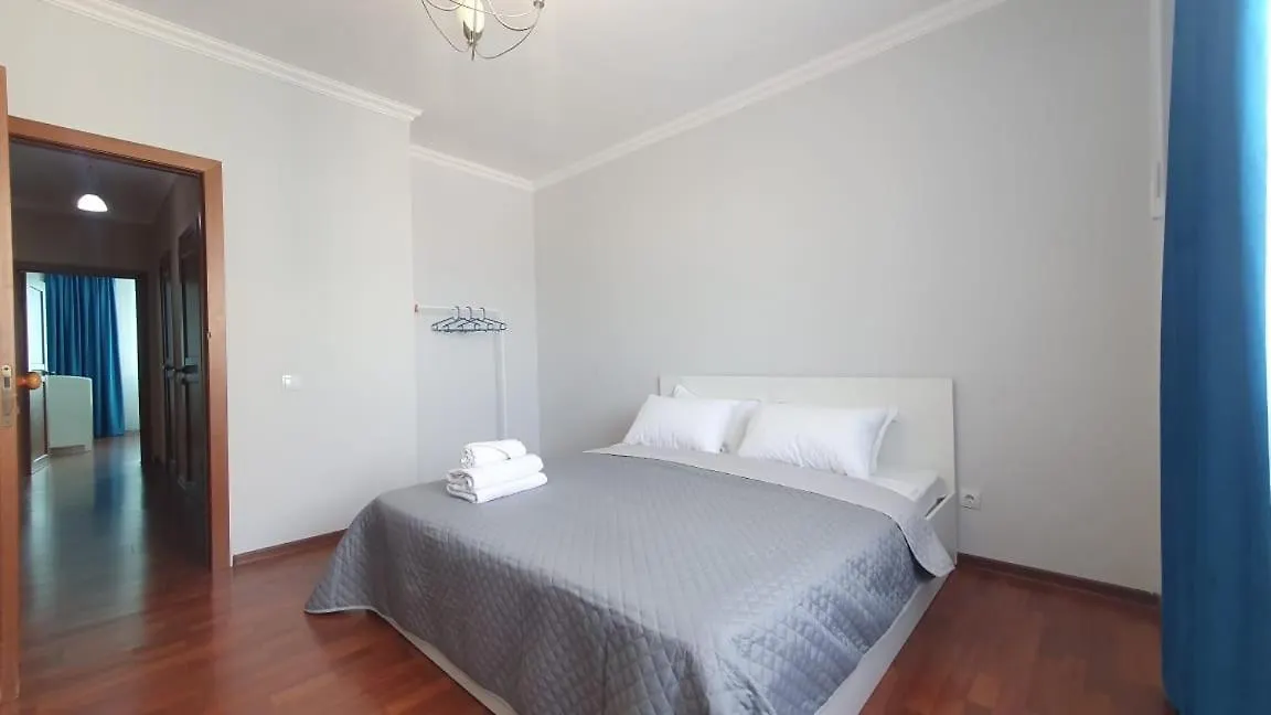 Apartment 124 Центр,На 1-8 Человек,2 Спальни Гостиная Кухня 3 Кровати Раскладной Диван 2 Кондиционера Nur-Sultan  Kazakhstan