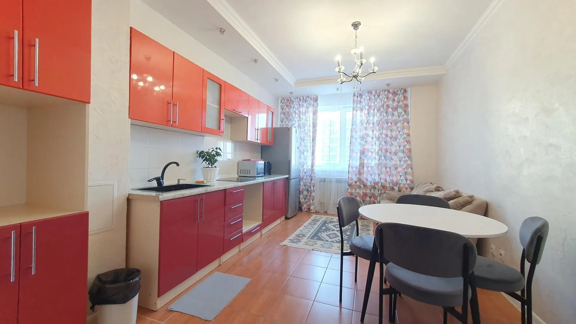 124 Центр,На 1-8 Человек,2 Спальни Гостиная Кухня 3 Кровати Раскладной Диван 2 Кондиционера Nur-Sultan  Nur-Sultan (Astana)
